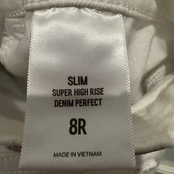 EXPRESS Slim Super High Rise Denim Perfect Size 8R  White Straight Leg Jeans - Picture 12 of 17